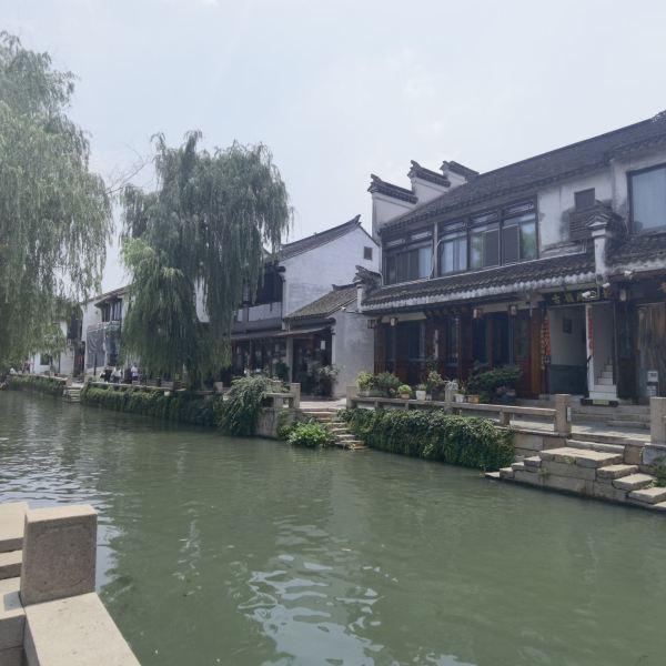 逃出郊外露营地